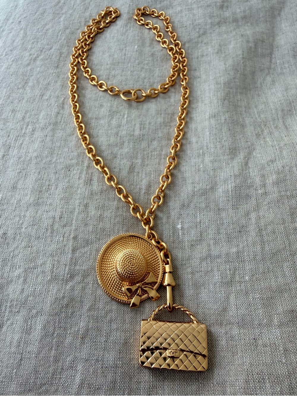 ✨Vintage Chanel Necklace Gold-Tone Charm Pendant✨